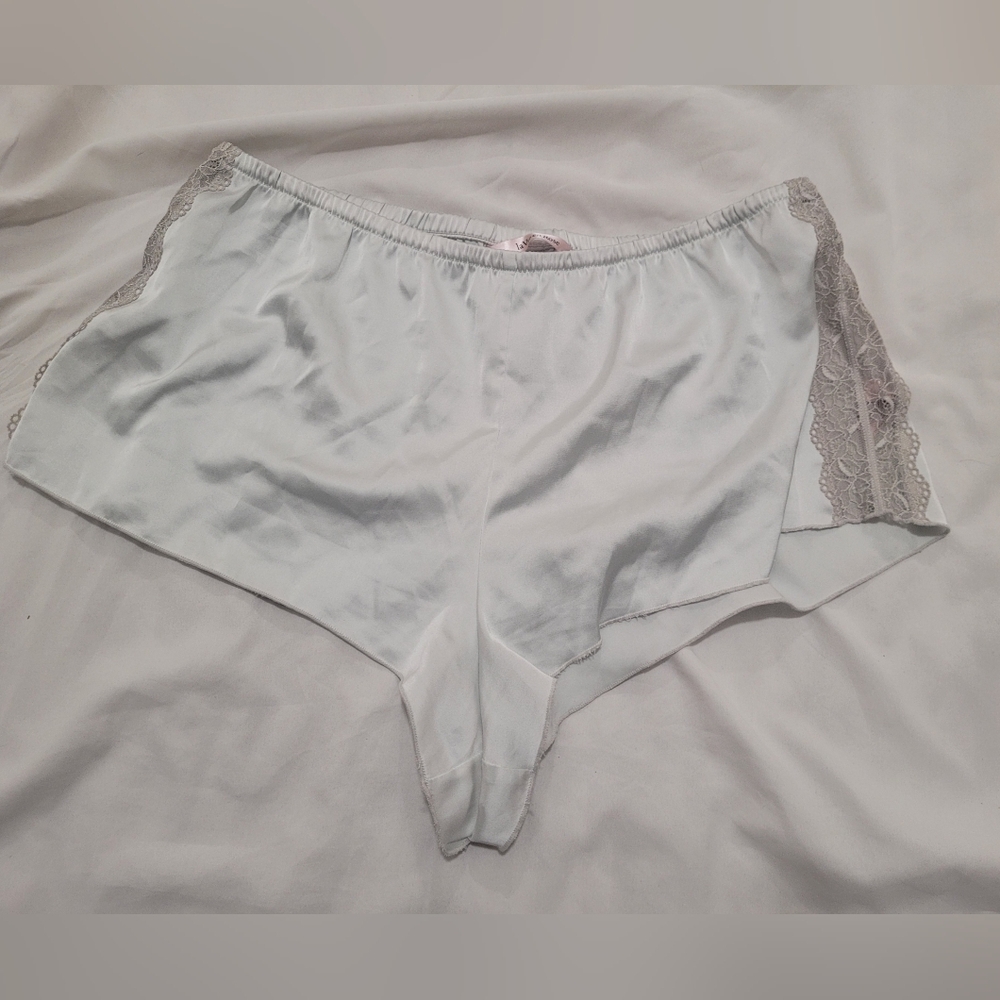 La Vie En Rose White Lace Women's Panties